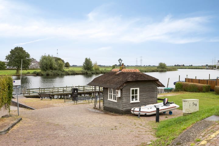 Photo 38 of Voorstraat 1-E