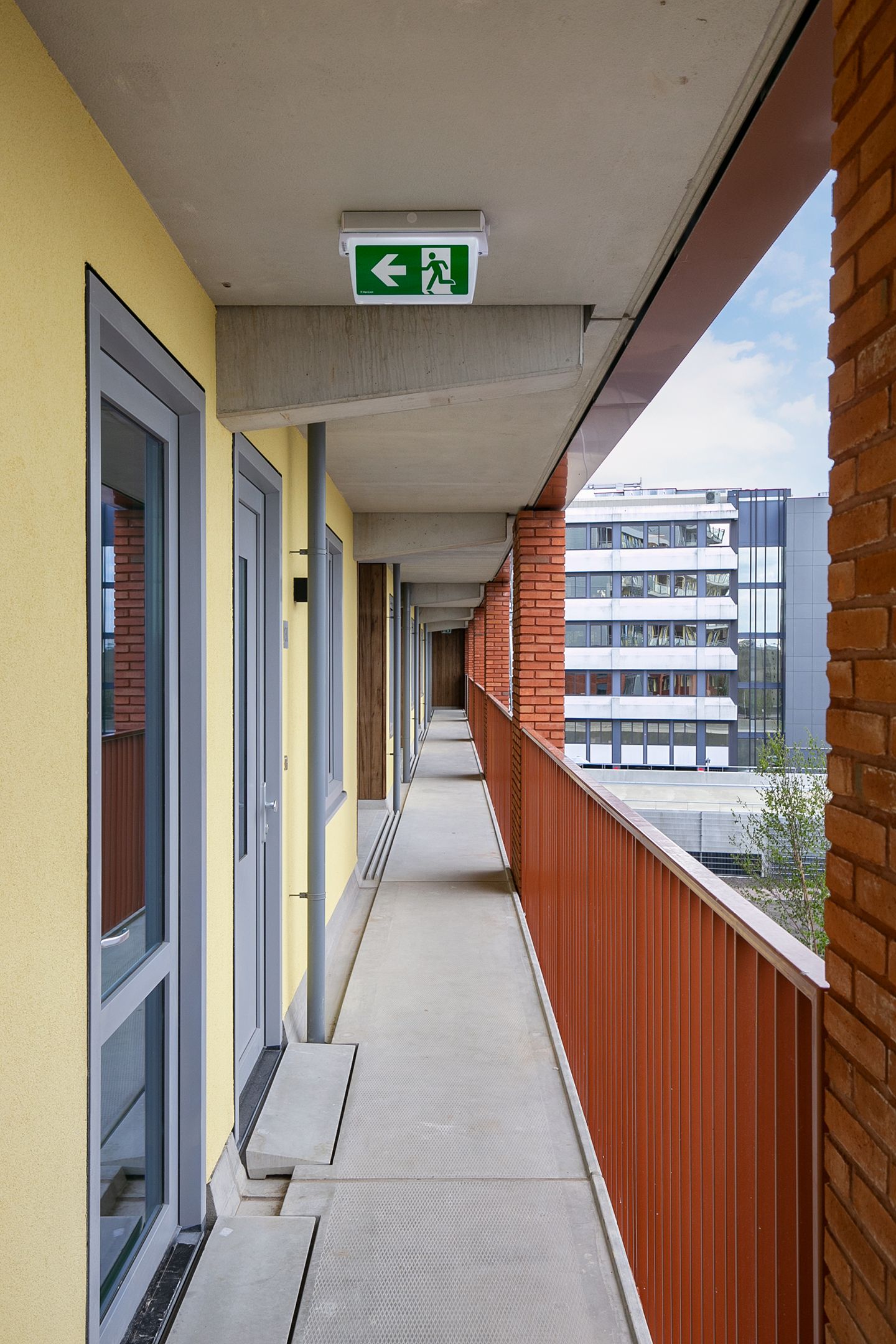 Photo 3 of Oranje Vrijbuiterskade 148