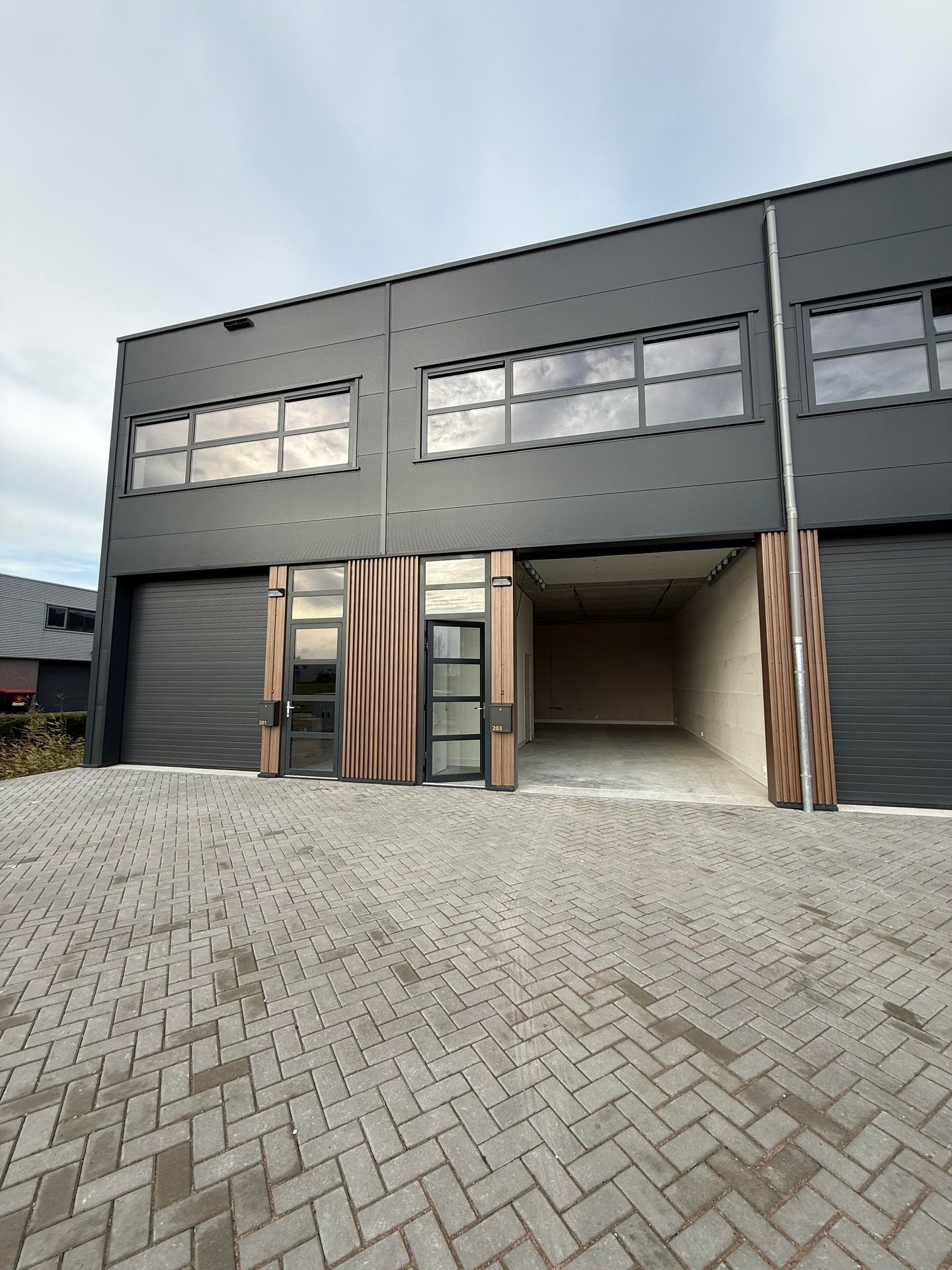 View photo 2 of Chemieweg 203