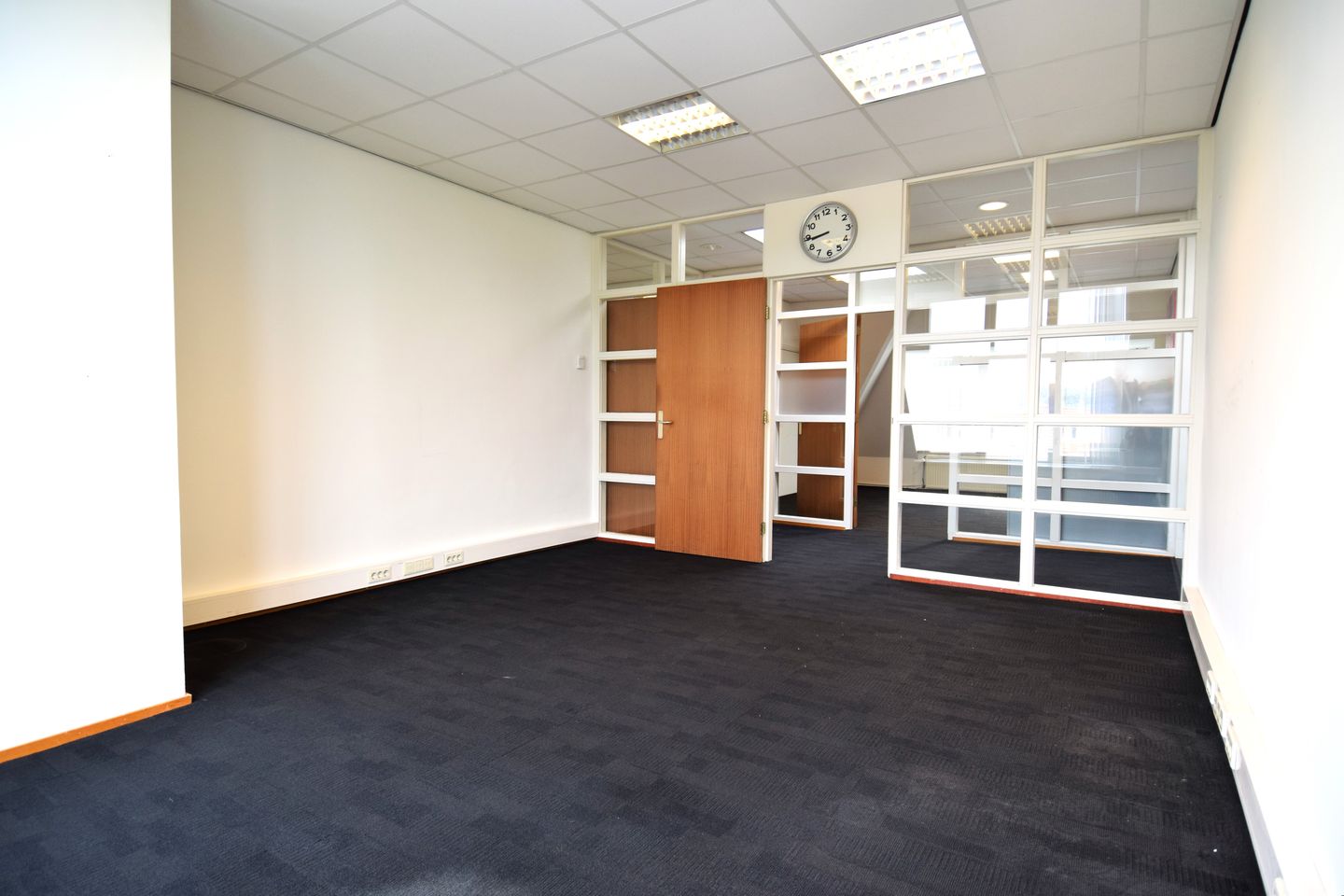 View photo 3 of Rijnsburgerweg 159