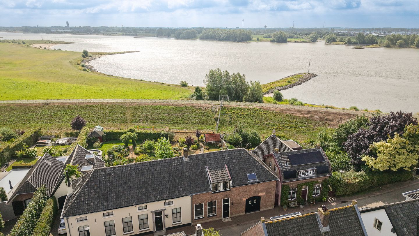 Foto 40 van Waalbandijk 40