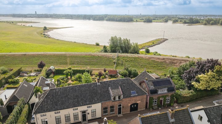 Foto 40 van Waalbandijk 40