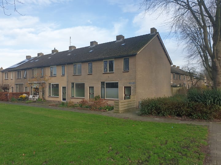 Photo 2 of Leeuweriklaan 2