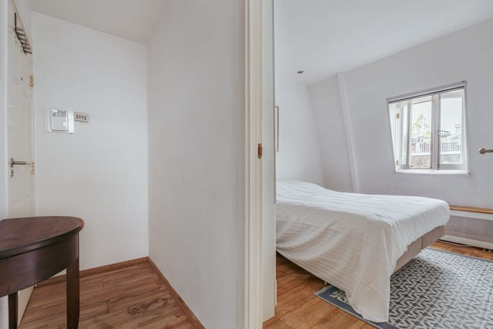 Photo 16 of Johannes Verhulststraat 62-3A