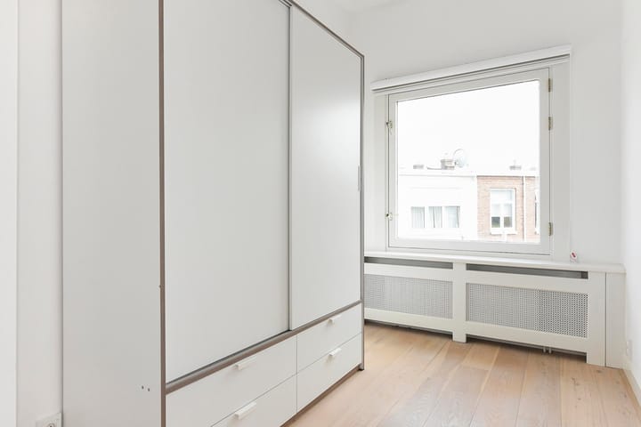 Foto 15 van Gevers Deynootweg 143