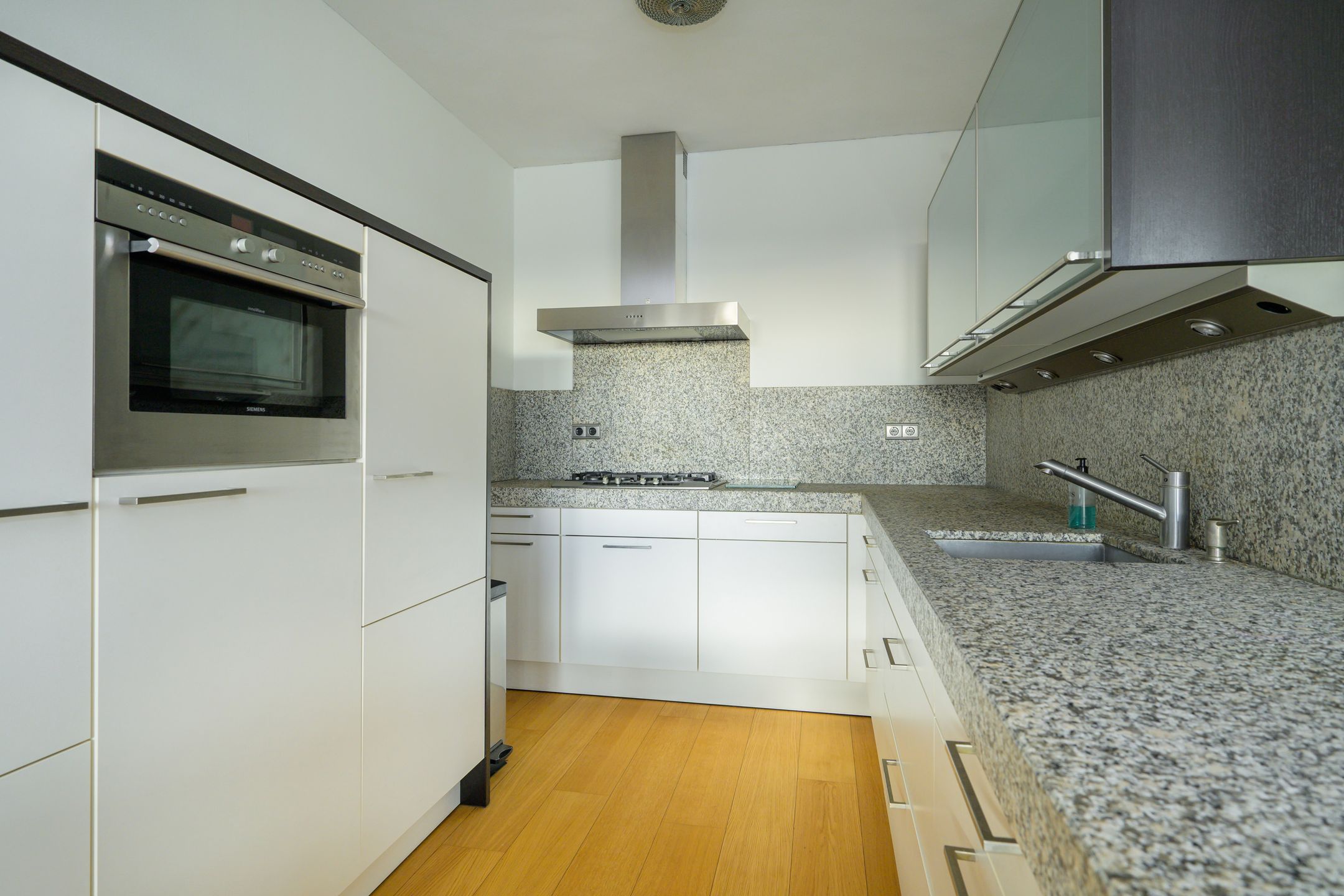 Foto 21 van Generaal Maczekstraat 163