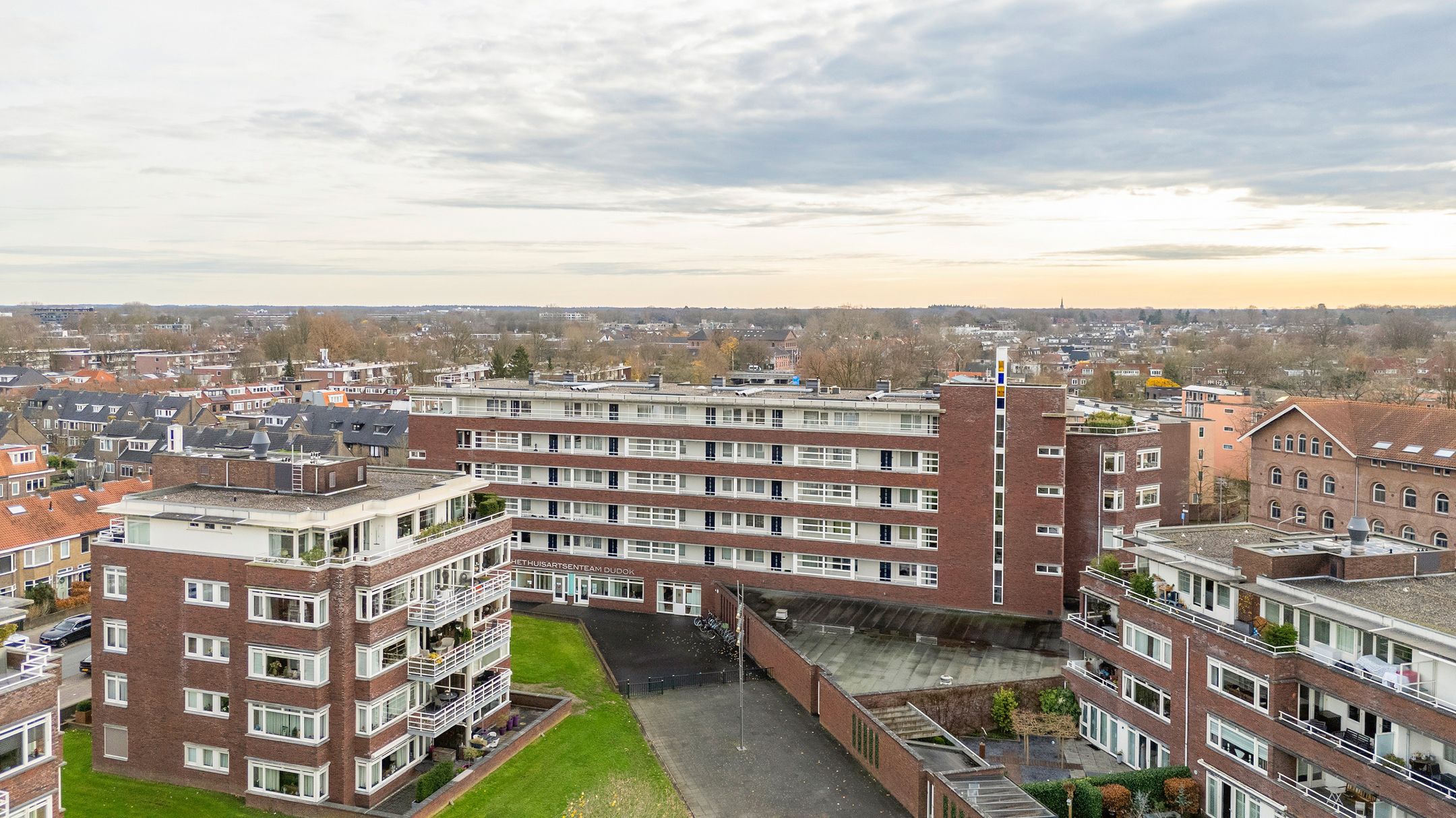 Foto 48 van Generaal Maczekstraat 163