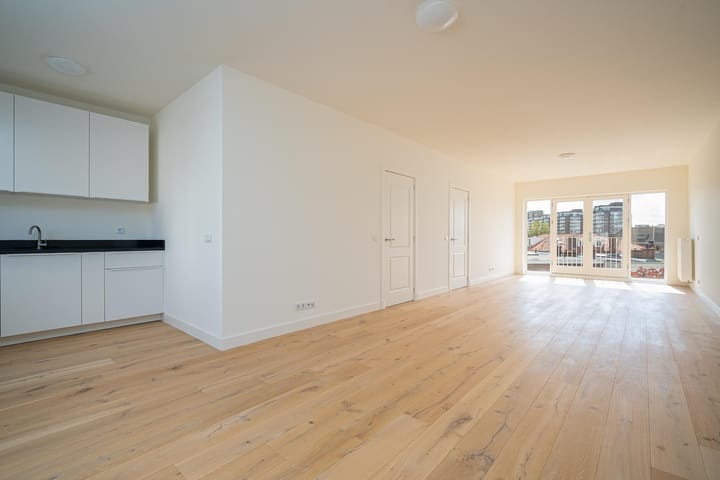 Foto 28 van Gevers Deynootweg 143