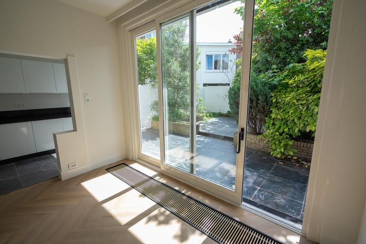 Foto 21 van Gevers Deynootweg 143