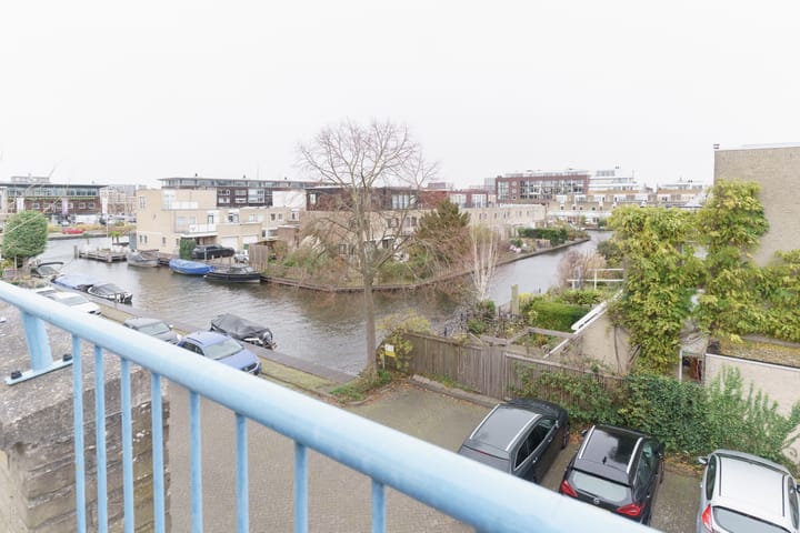 Photo 26 of Van Barenstraat 21