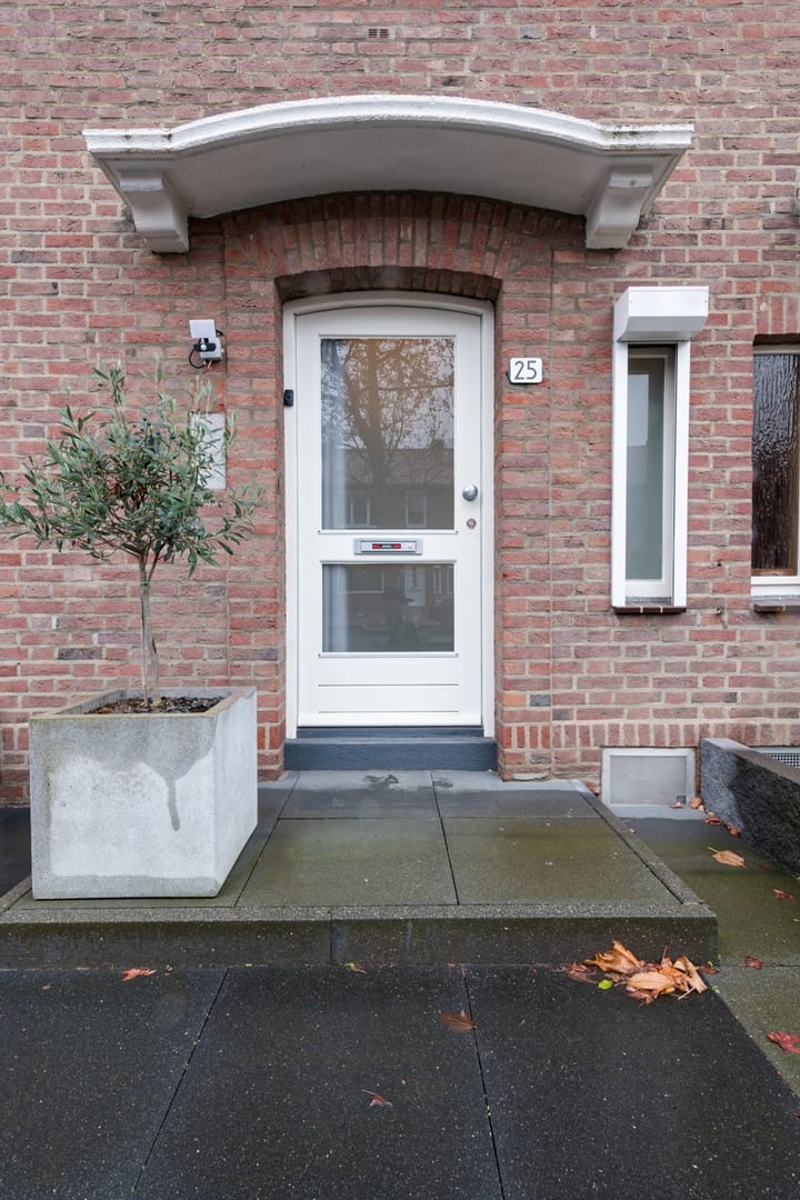 Photo 6 of Minister Talmastraat 25