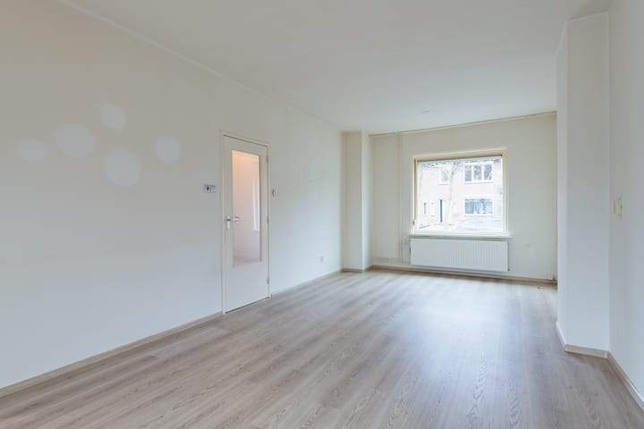 Photo 14 of Minister Talmastraat 25