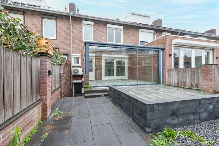 Photo 41 of Minister Talmastraat 25