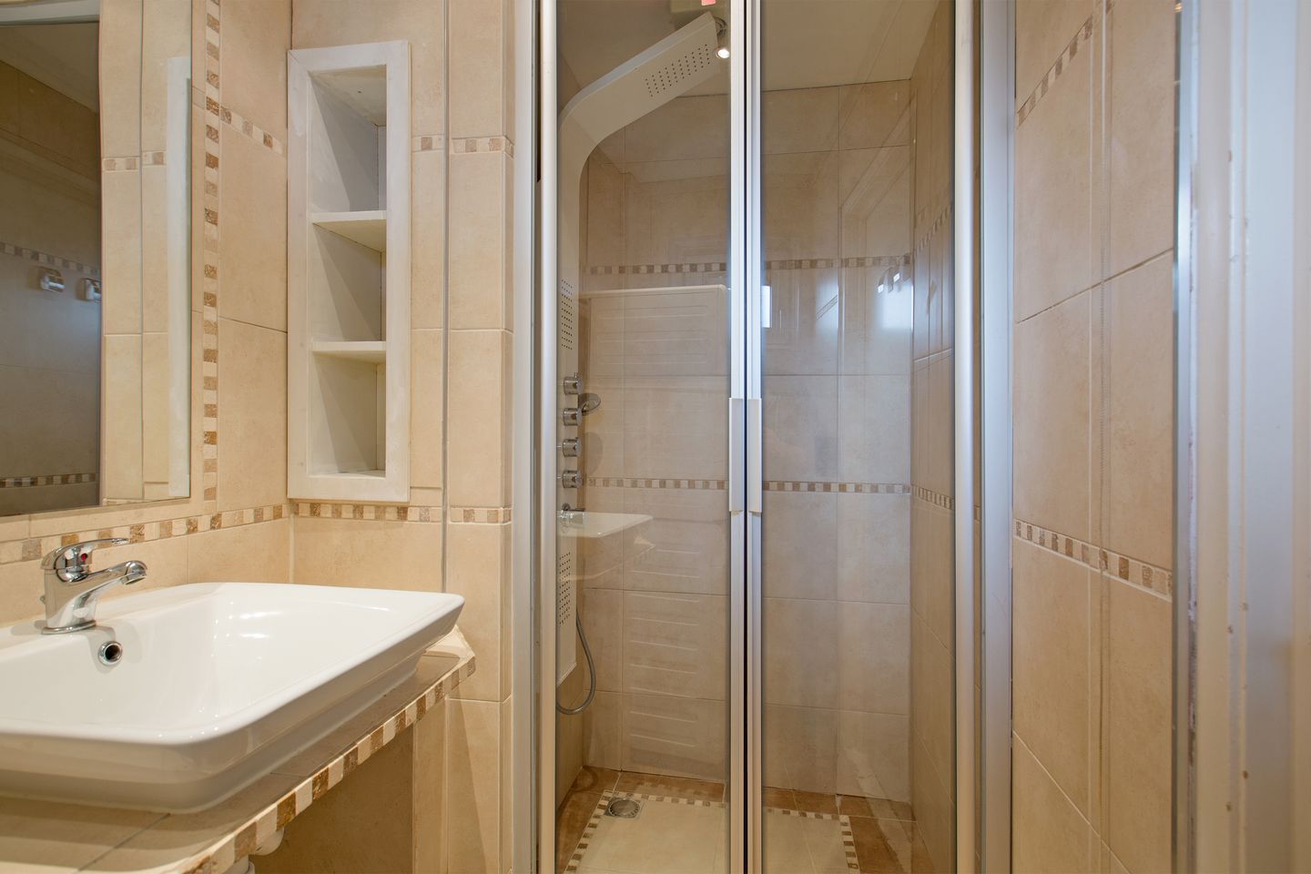 Foto 10 van Mr. G. Groen van Prinstererlaan 339