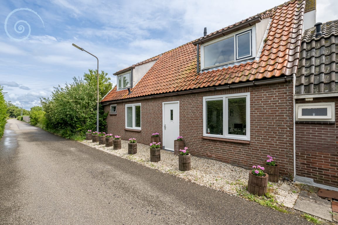 Bekijk foto 3 van Julianaweg 51