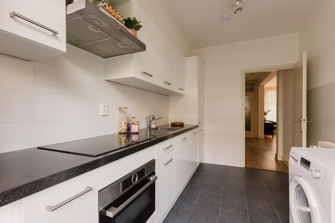 Foto 8 van Woestduinstraat 27-H