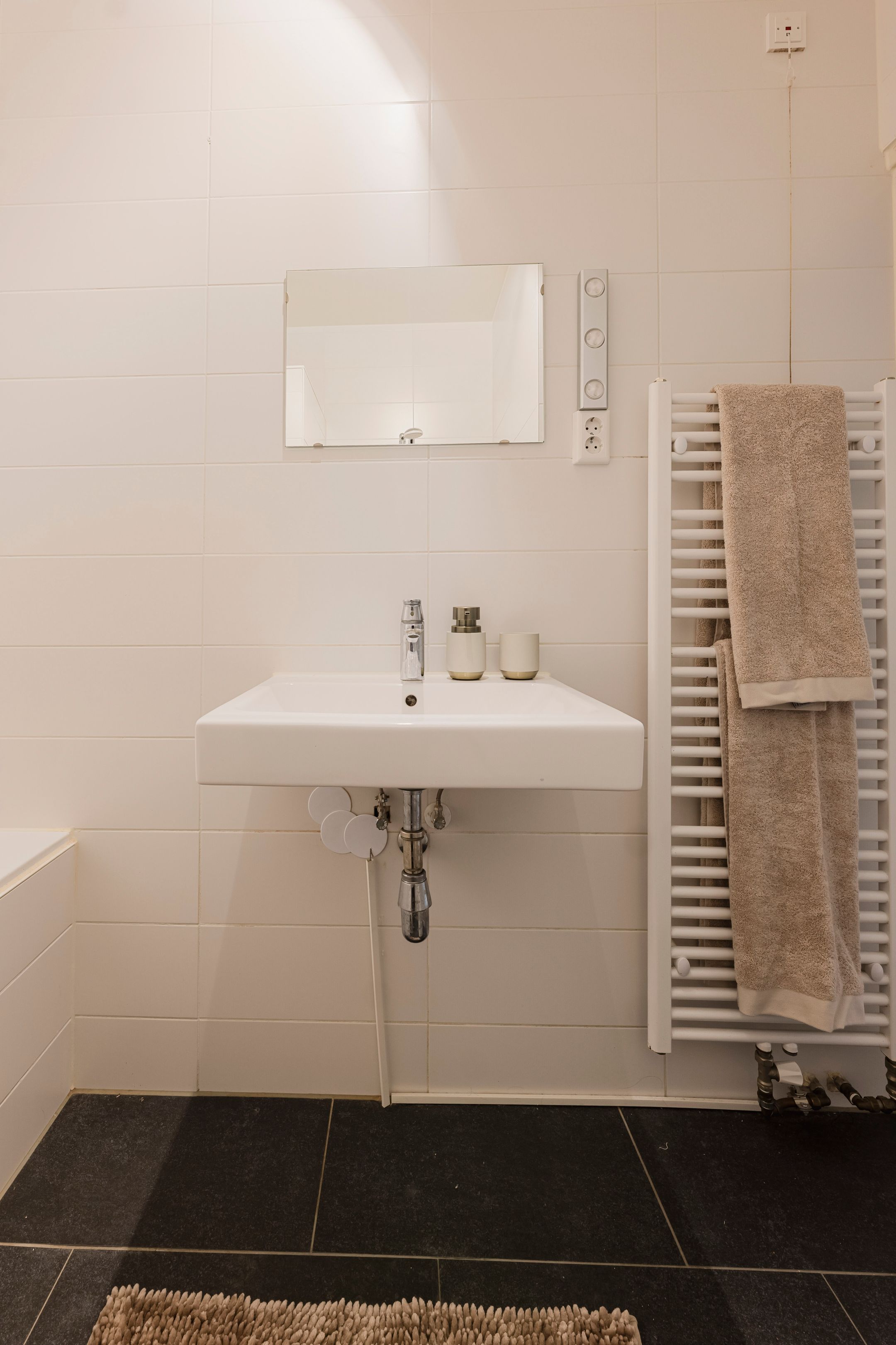 Foto 12 van Woestduinstraat 27-H