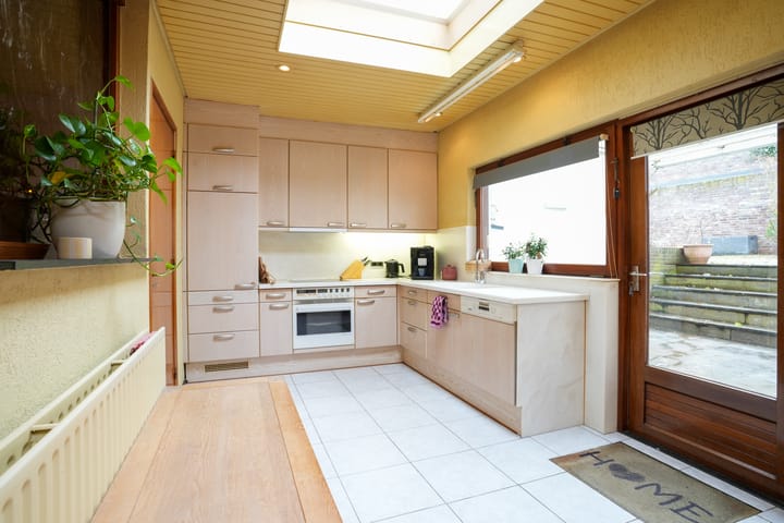 Photo 12 of Rosstraat 9