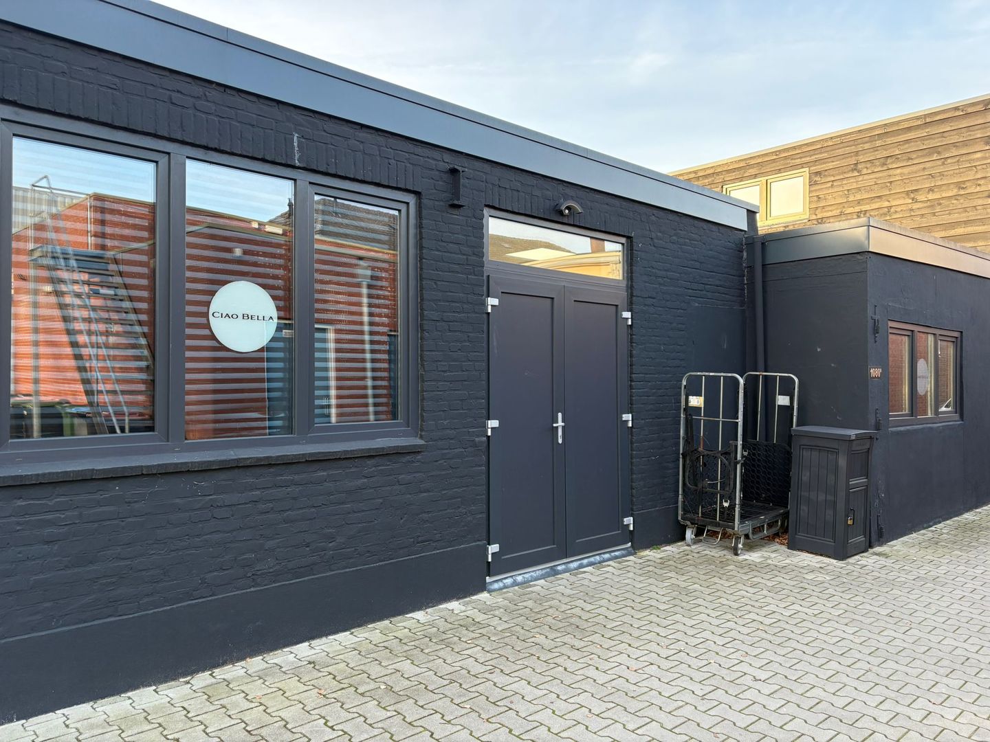 View photo 2 of Gronausestraat 1080