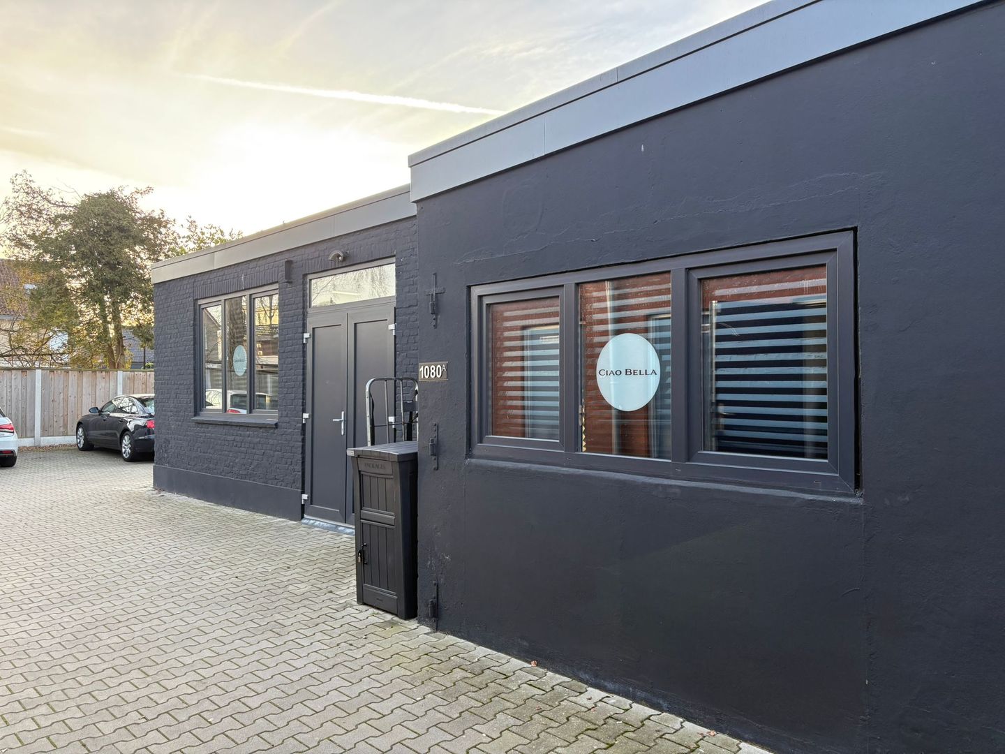 View photo 3 of Gronausestraat 1080