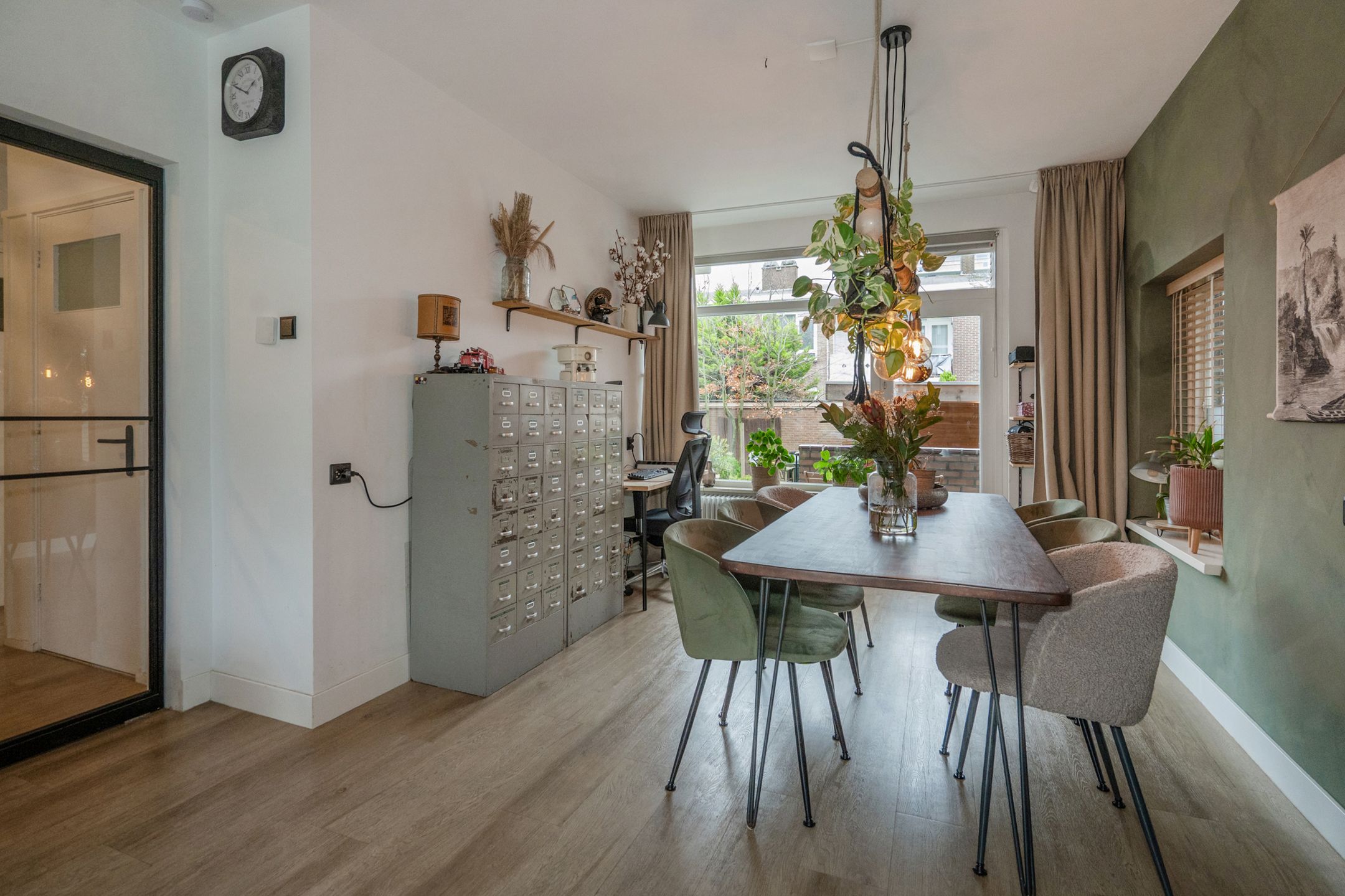 Foto 15 van Monseigneur van Steelaan 158