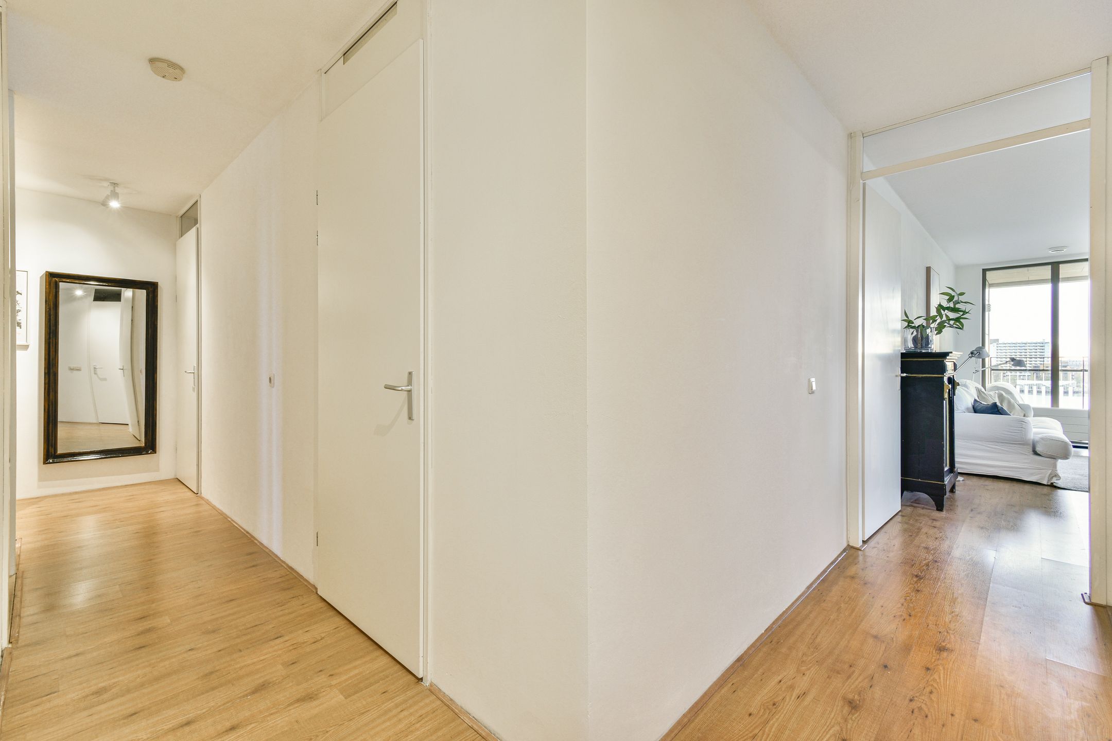 Photo 6 of Saskia van Uijlenburgkade 21