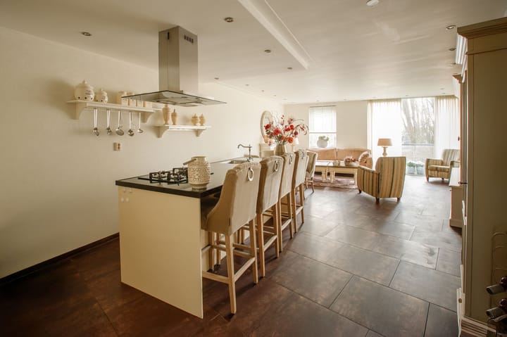 Foto 2 van Lessestraat 276