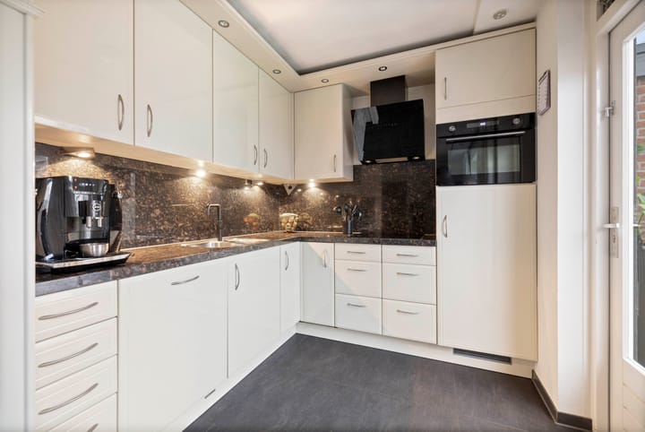 Photo 10 of Strausserf 5