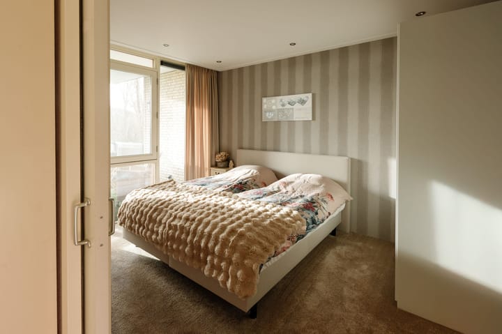 Foto 18 van Lessestraat 276