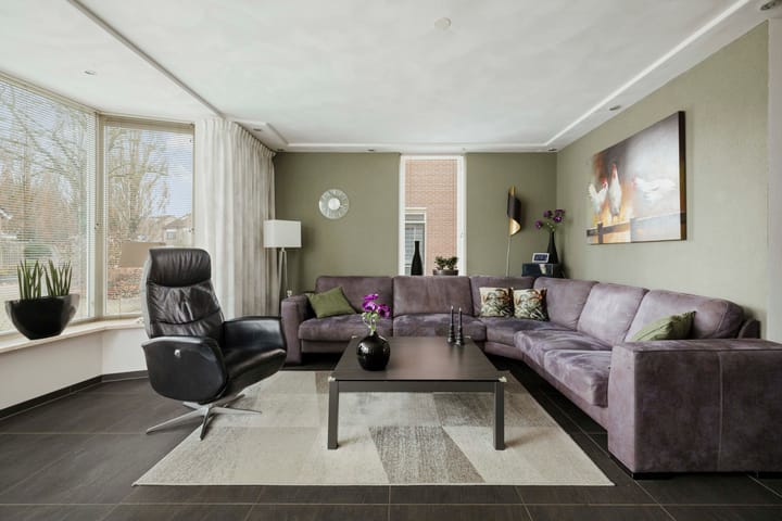 Photo 5 of Strausserf 5