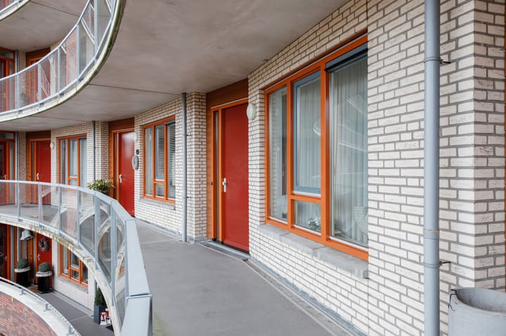 Foto 37 van Lessestraat 276