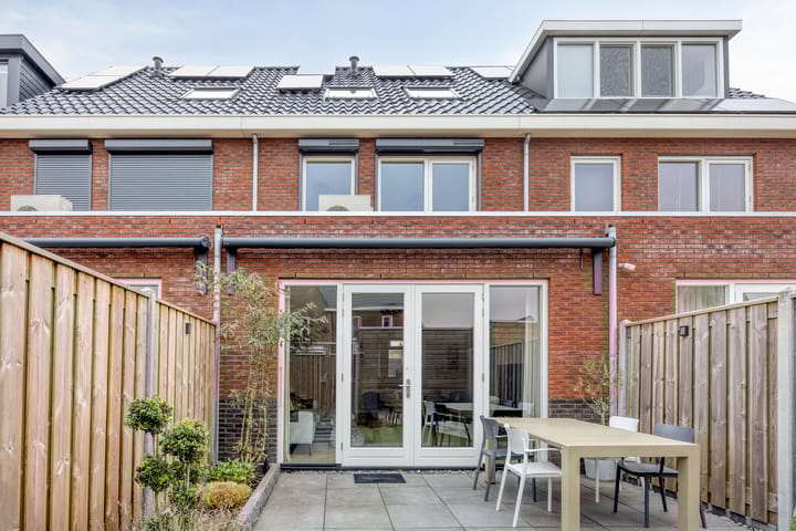 Foto 34 van Elle Molstraat 34