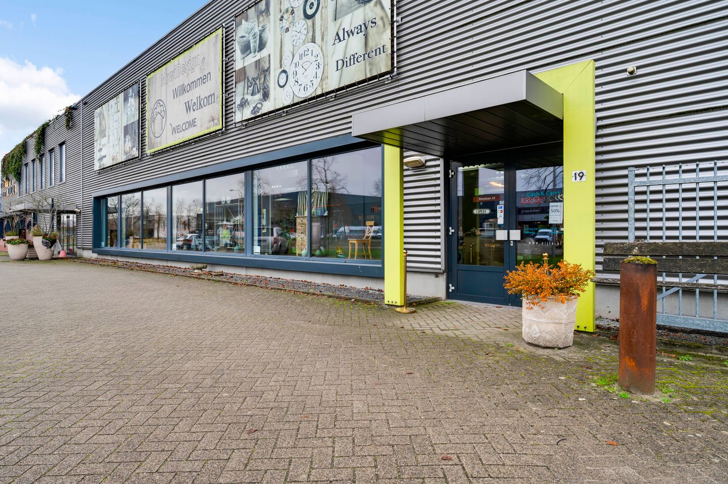 View photo 4 of Floralaan 19