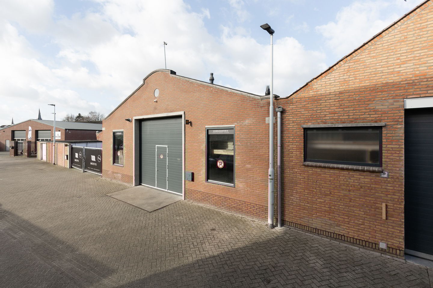 Bekijk foto 2 van Hallenweg 11-A