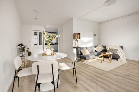 Kamp 14 28 secondary image