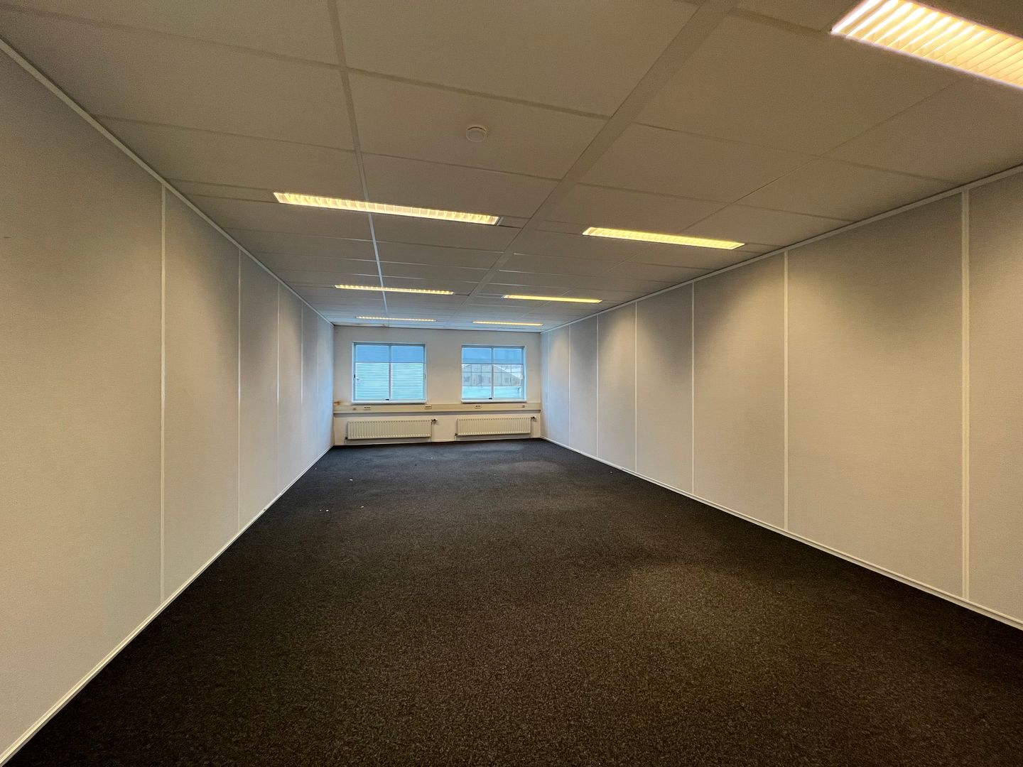 View photo 1 of Prisma 100