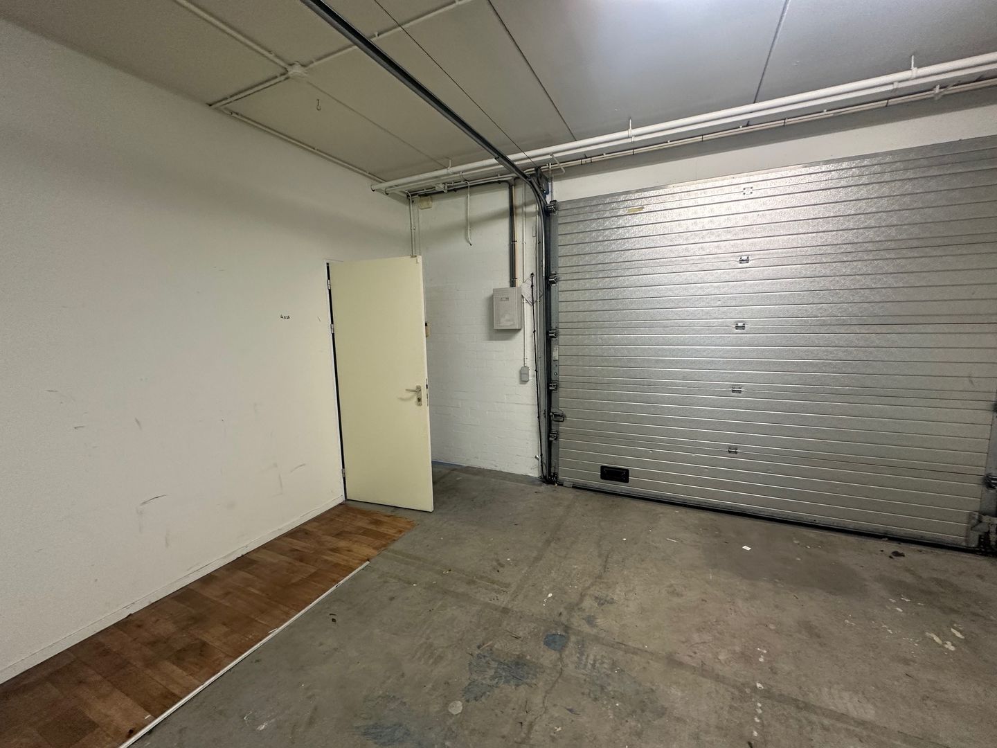 View photo 4 of Prisma 100