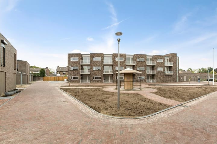 Foto 11 van Oorlogsheldenplein 26