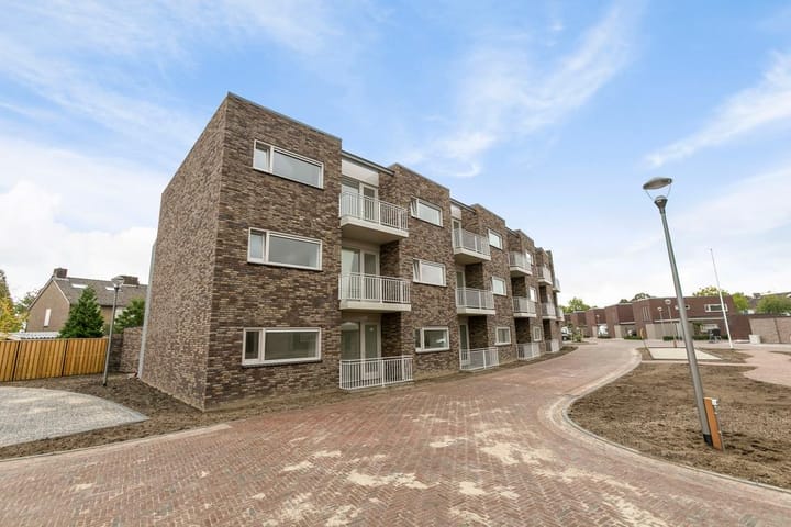 Foto 13 van Oorlogsheldenplein 26