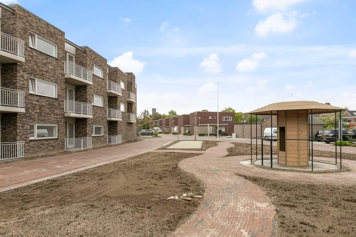 Foto 14 van Oorlogsheldenplein 26