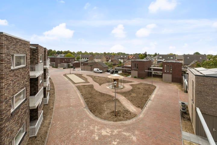 Foto 18 van Oorlogsheldenplein 26