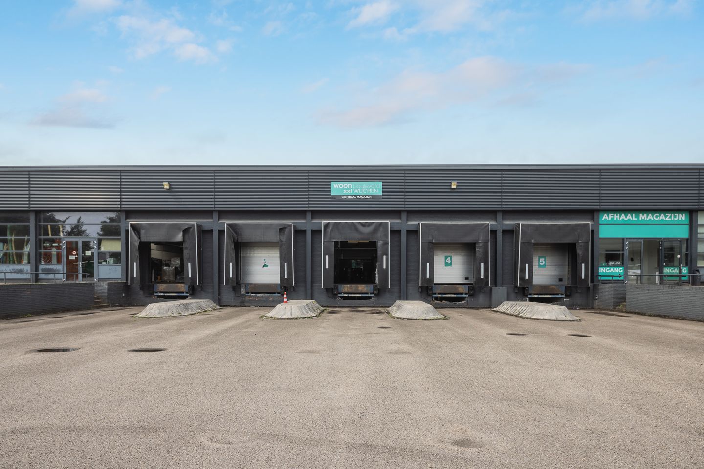 Bekijk foto 2 van Nieuweweg 275