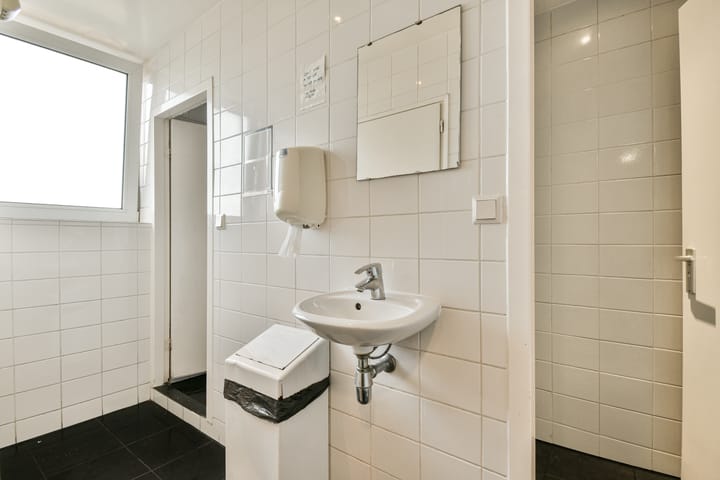 Photo 13 of Korte Geuzenstraat 700-713