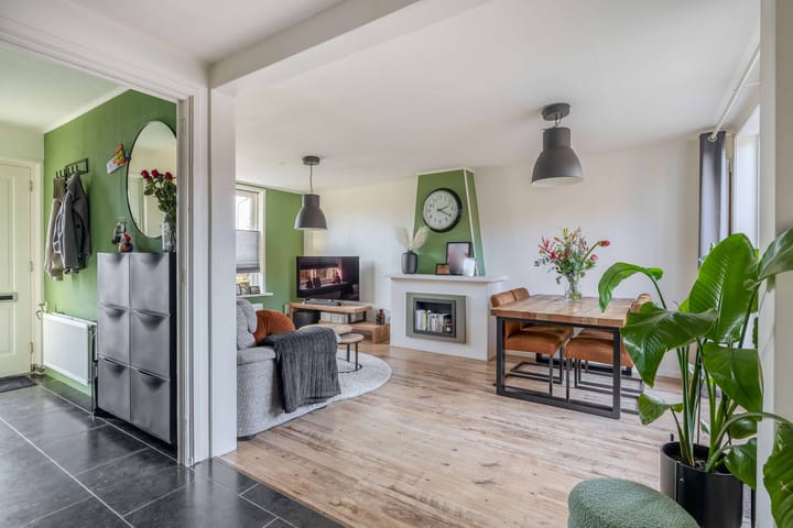 Photo 3 of Esdoornstraat 38