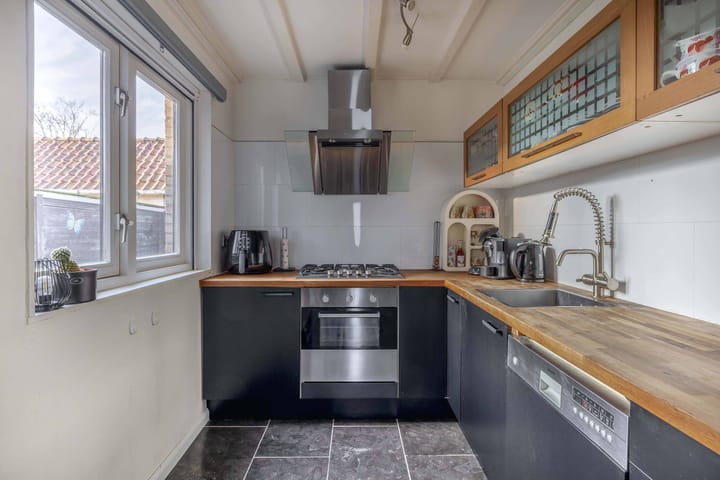 Photo 4 of Esdoornstraat 38