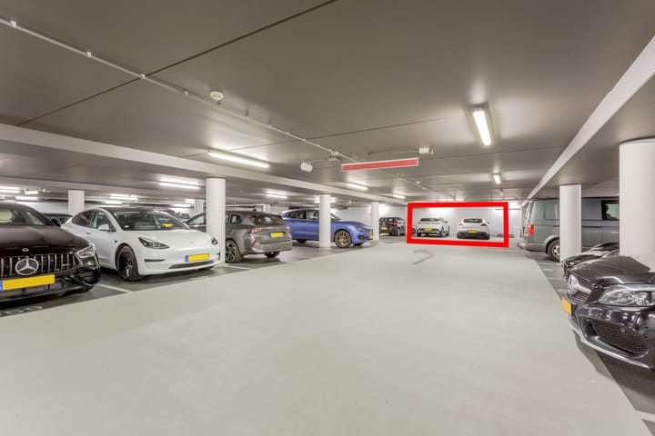 Foto 44 van Gustav Mahlerplein 249