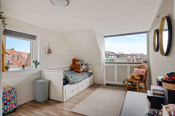 Foto 34 van Houwerzijlstraat 12