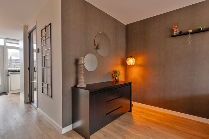 Foto 9 van Florastraat 4