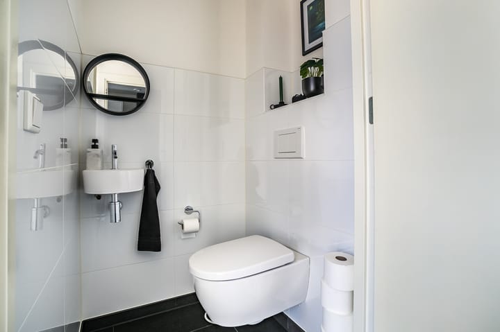 Photo 21 of Pisuissehof 12