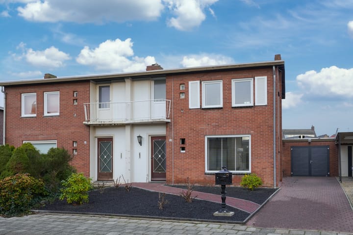 Photo 1 of Molenlaan 21